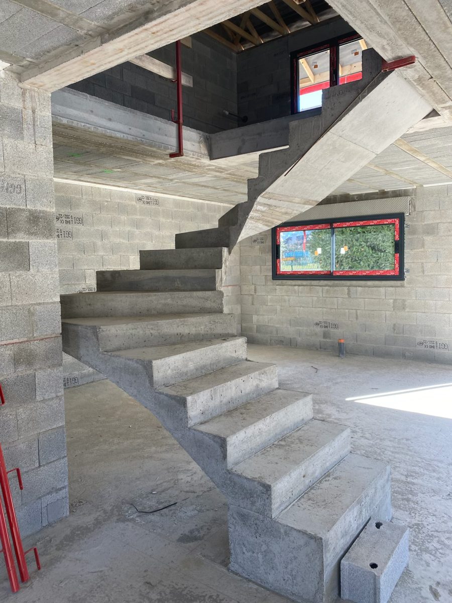 Escalier béton réalisé sur mesure en Haute-Savoie